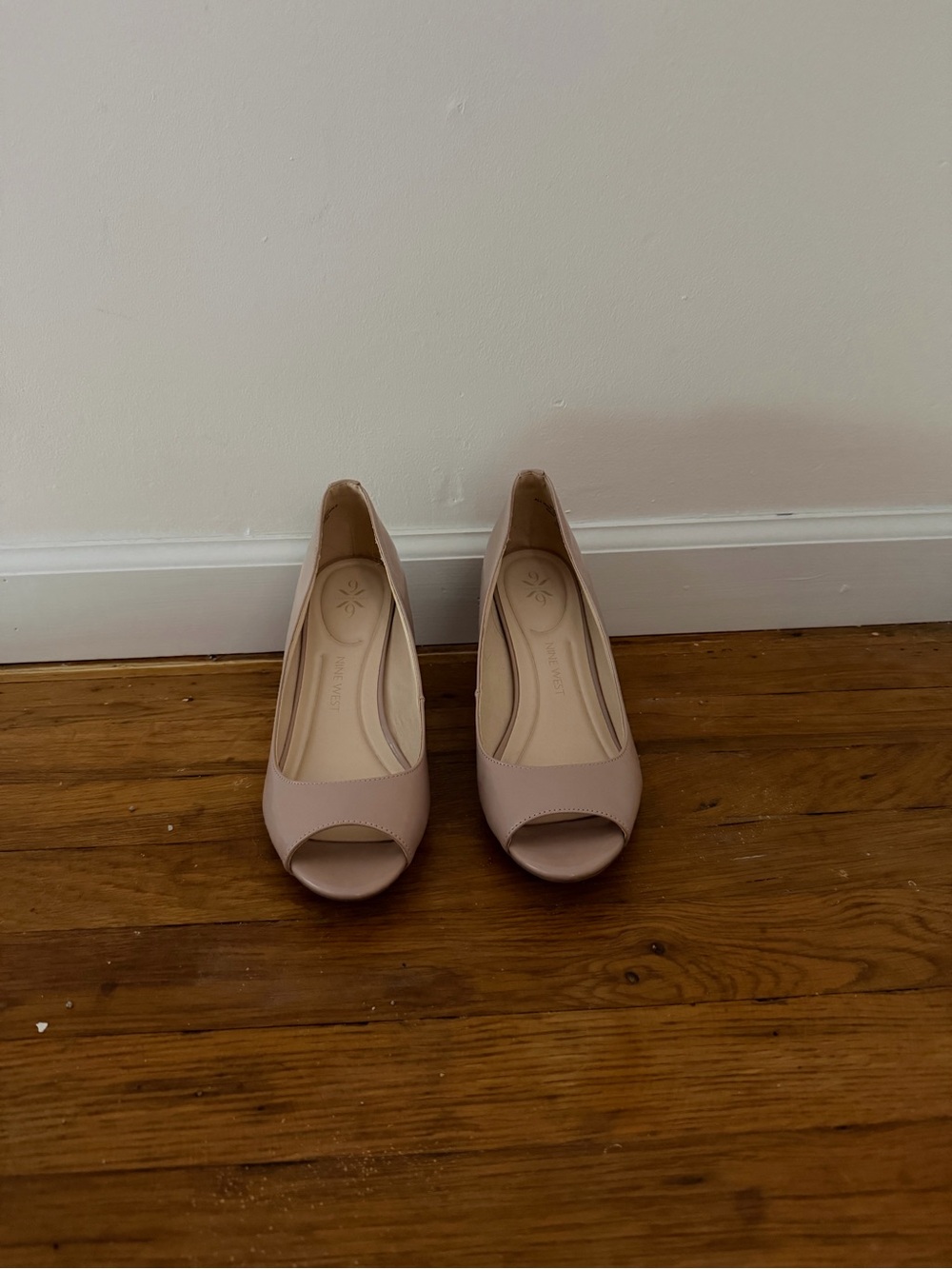 Nine West, Sz 9, Women's Peep-Toe Flats in Light Pink by